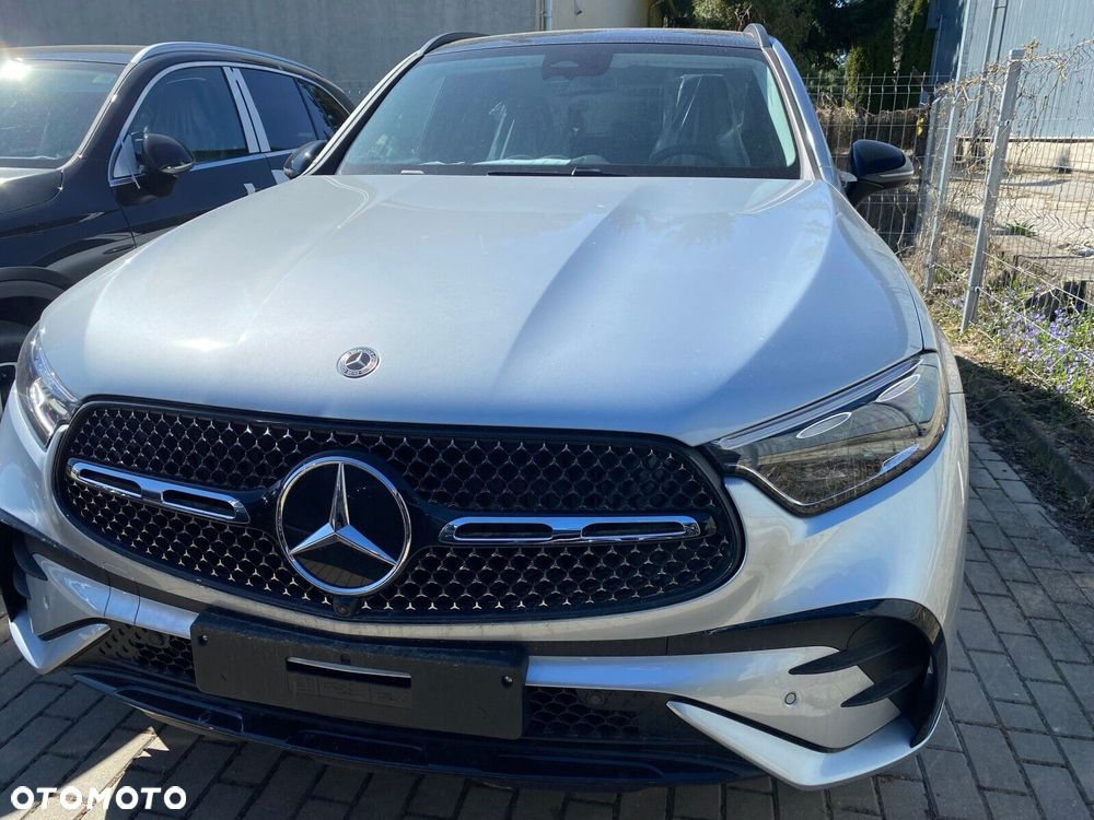 Mercedes-Benz GLC - 12