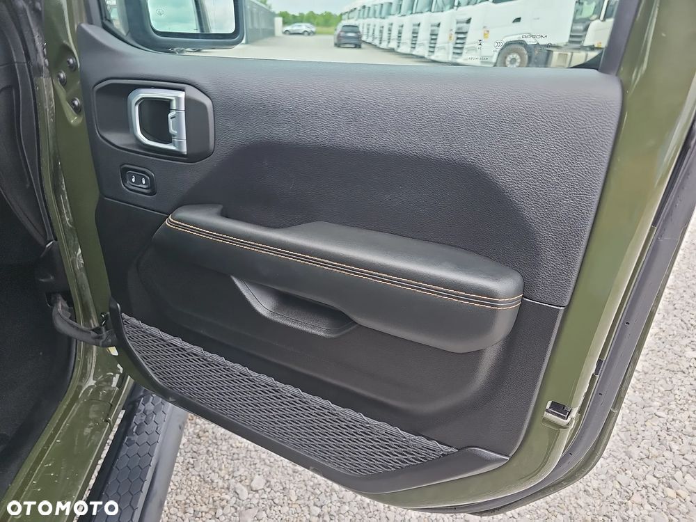 Jeep Wrangler Unlimited GME 2.0 Turbo Sahara - 21