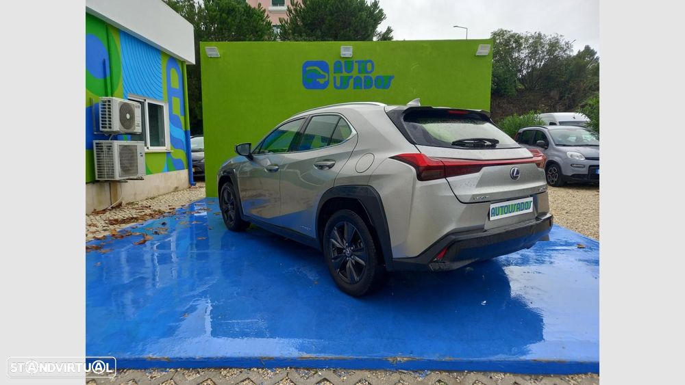 Lexus UX 250h - 4