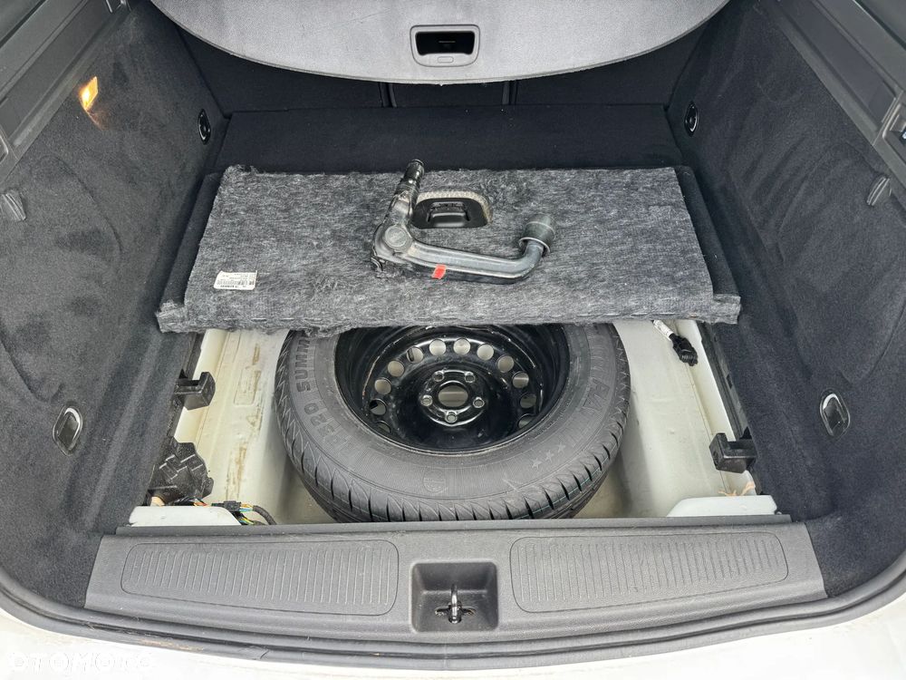 Opel Astra 1.4 T Dynamic S&S - 33