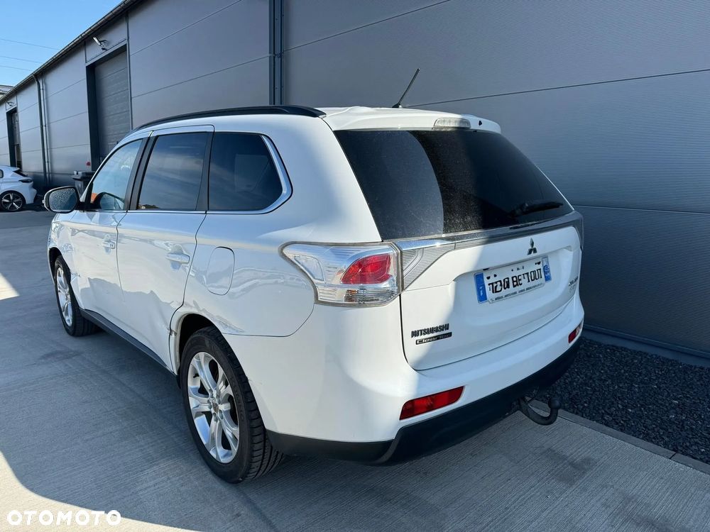 Mitsubishi Outlander - 4