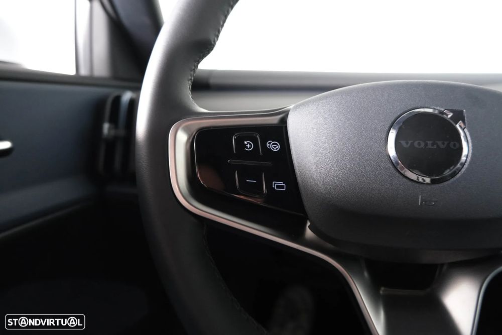 Volvo EX30 Single Motor Extended Range RWD Core - 17