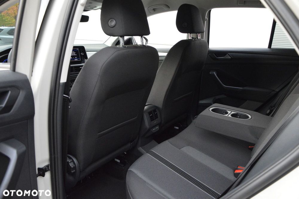 Volkswagen T-Roc - 21