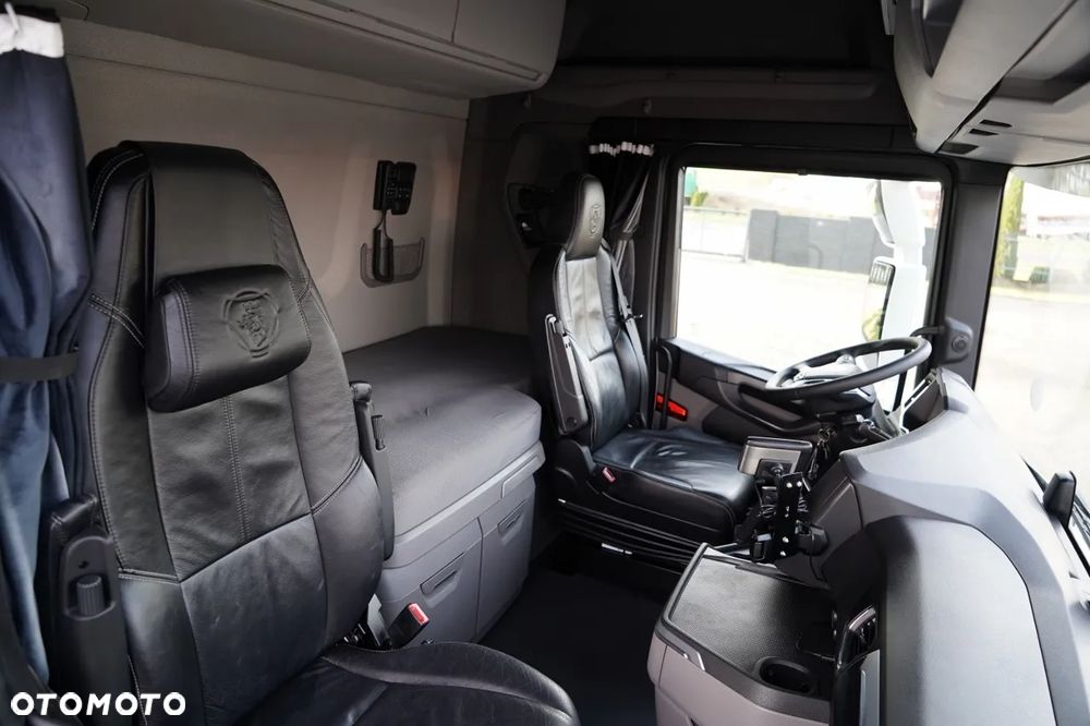 Scania S 500 / RETARDER / KLIMA POSTOJOWA / CAŁA NA PODUSZKACH  / SKÓRY - 35