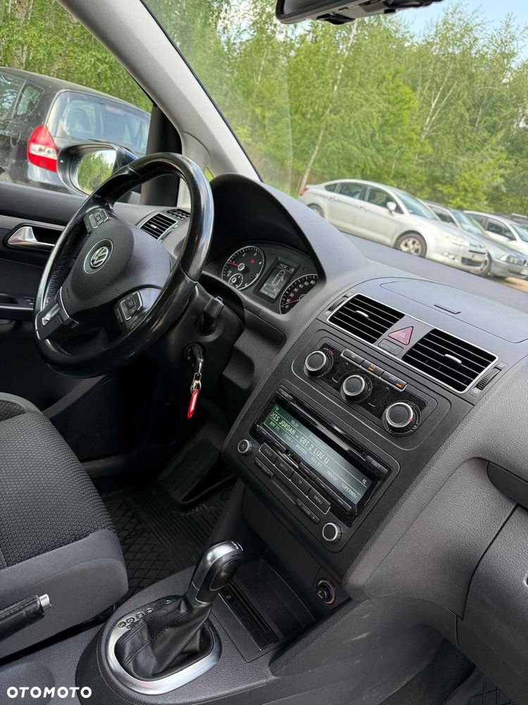 Volkswagen Touran - 5