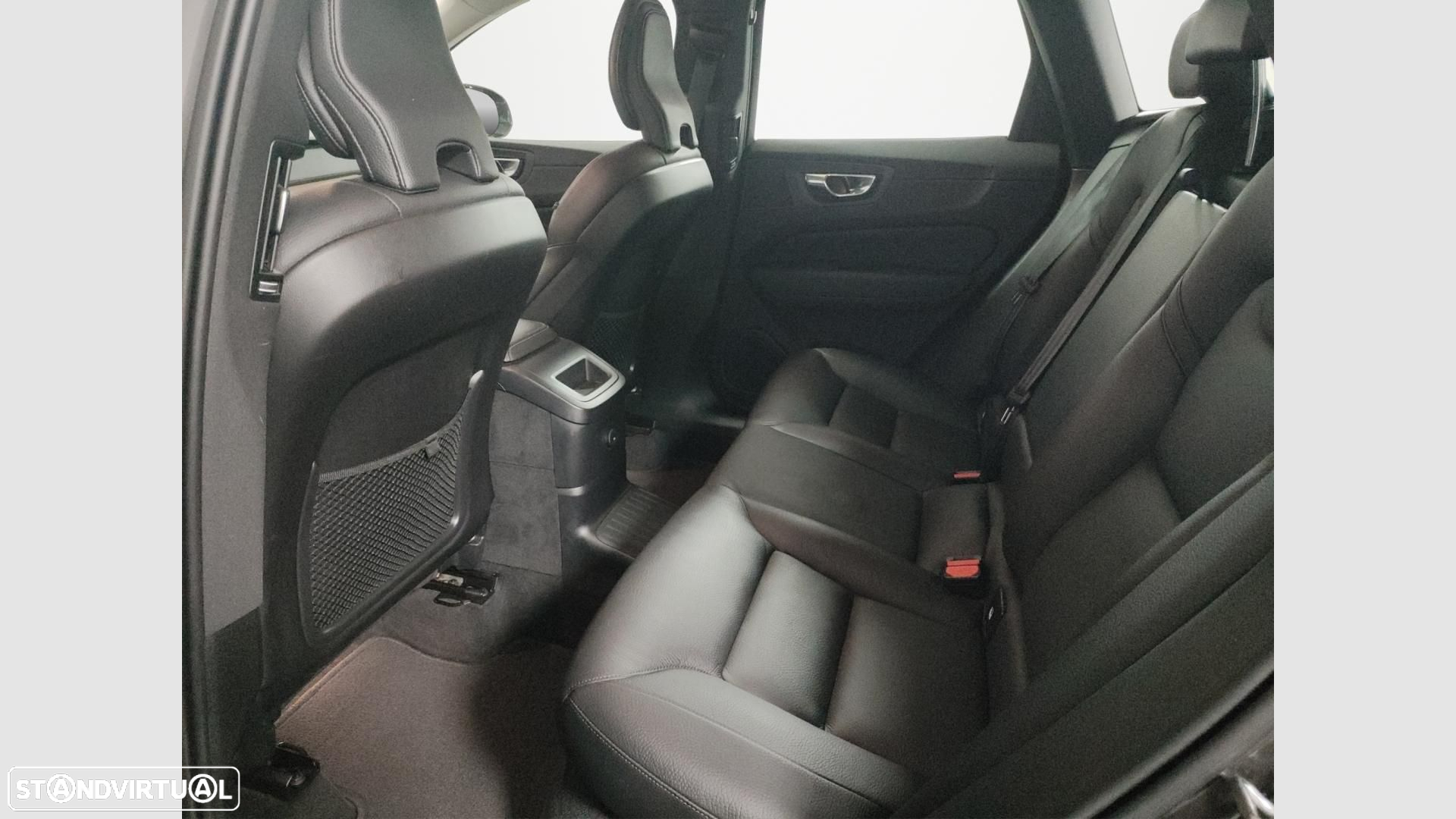 Volvo XC 60 2.0 T6 PHEV Inscription AWD - 17