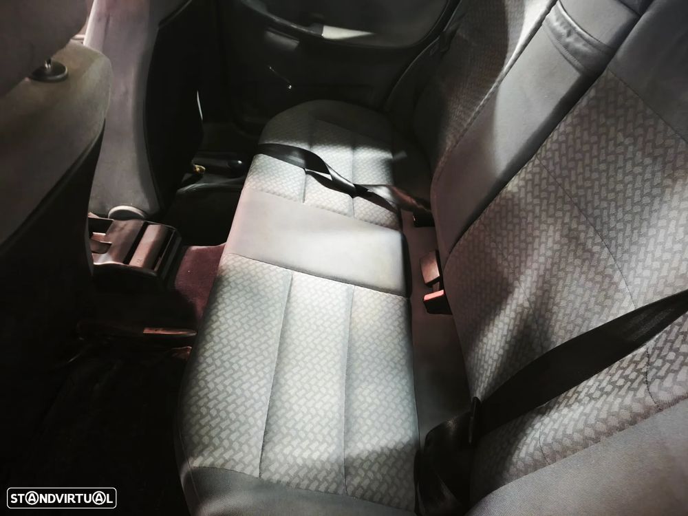 Audi A4 1.9 TDI Attraction EC - 18