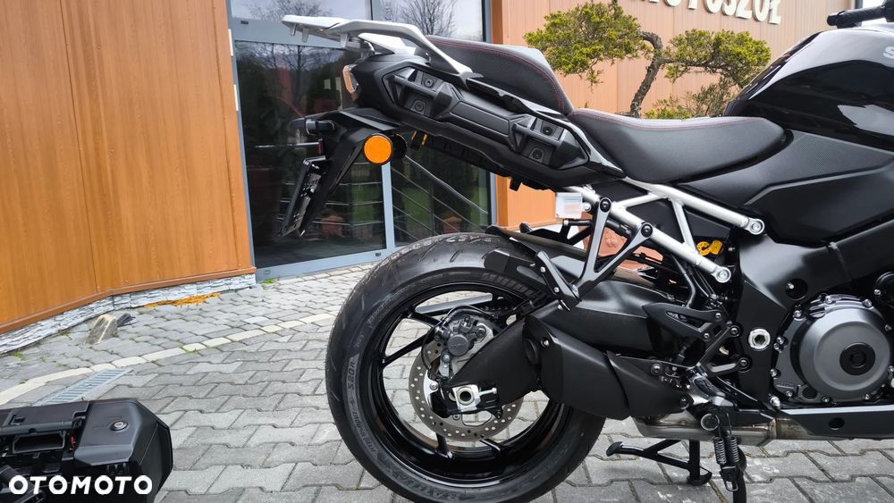 Suzuki GSX 1000 - 20