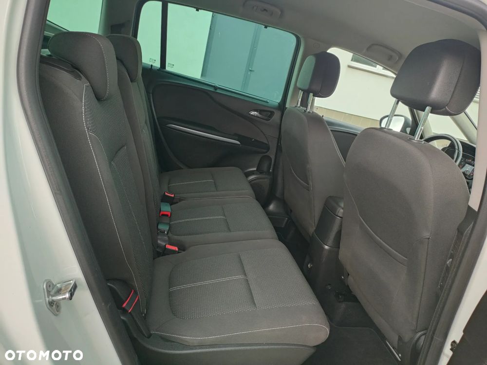 Opel Zafira - 16