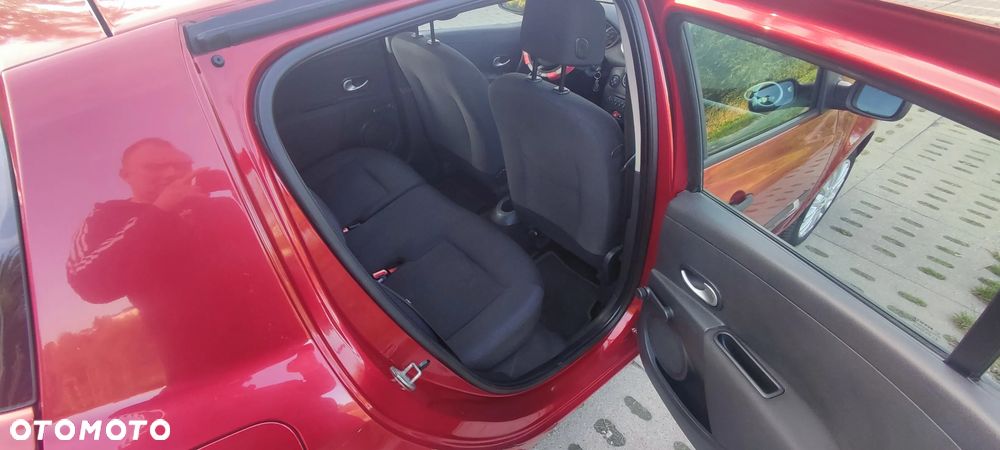 Renault Clio - 12