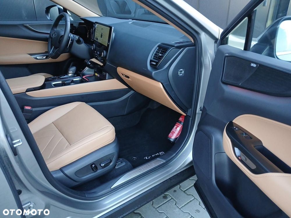 Lexus NX 350h Omotenashi AWD - 22