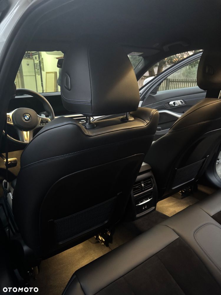 BMW Seria 3 330i xDrive - 29