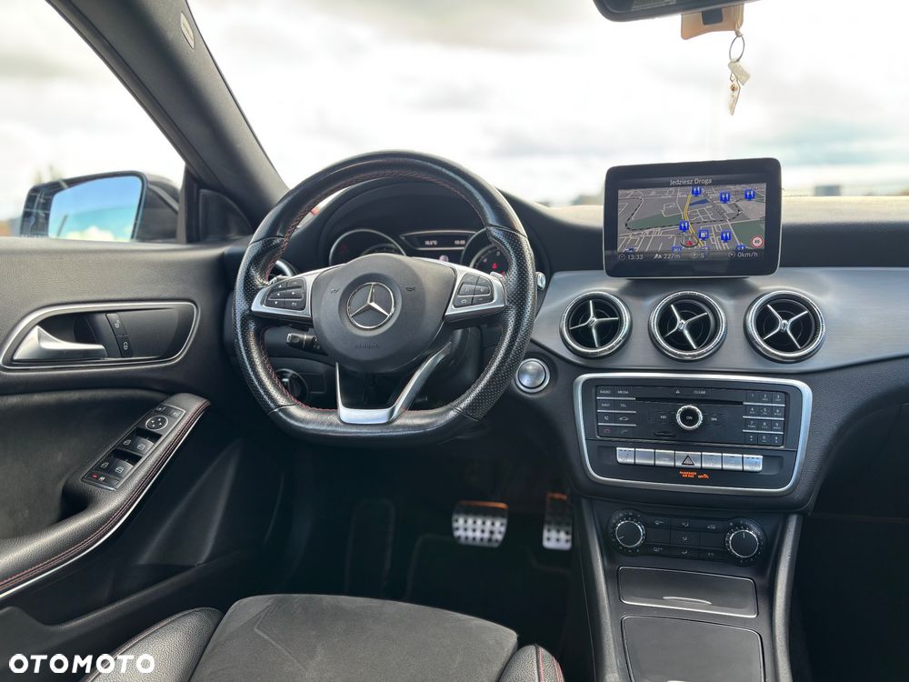 Mercedes-Benz CLA 180 7G-DCT AMG Line - 20