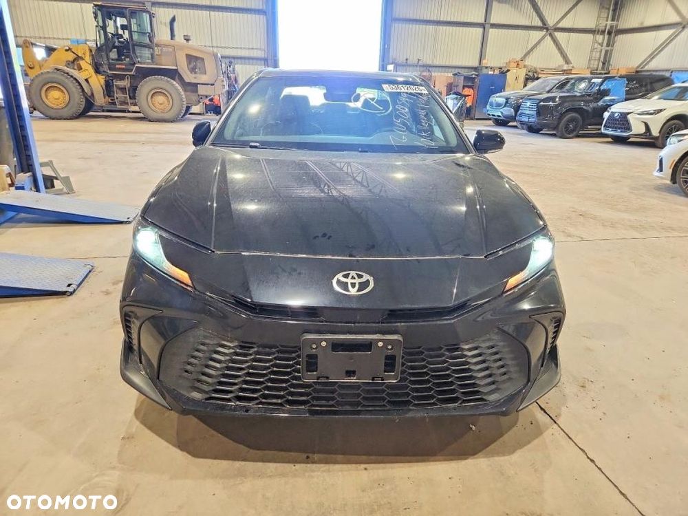 Toyota Camry - 6