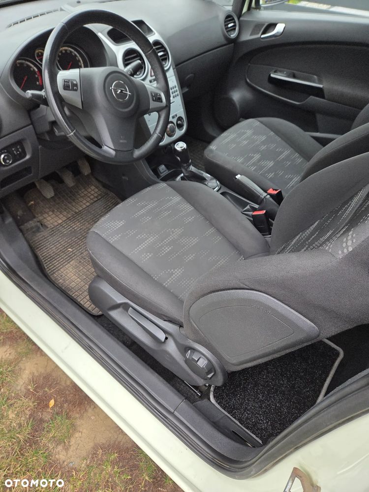 Opel Corsa - 8