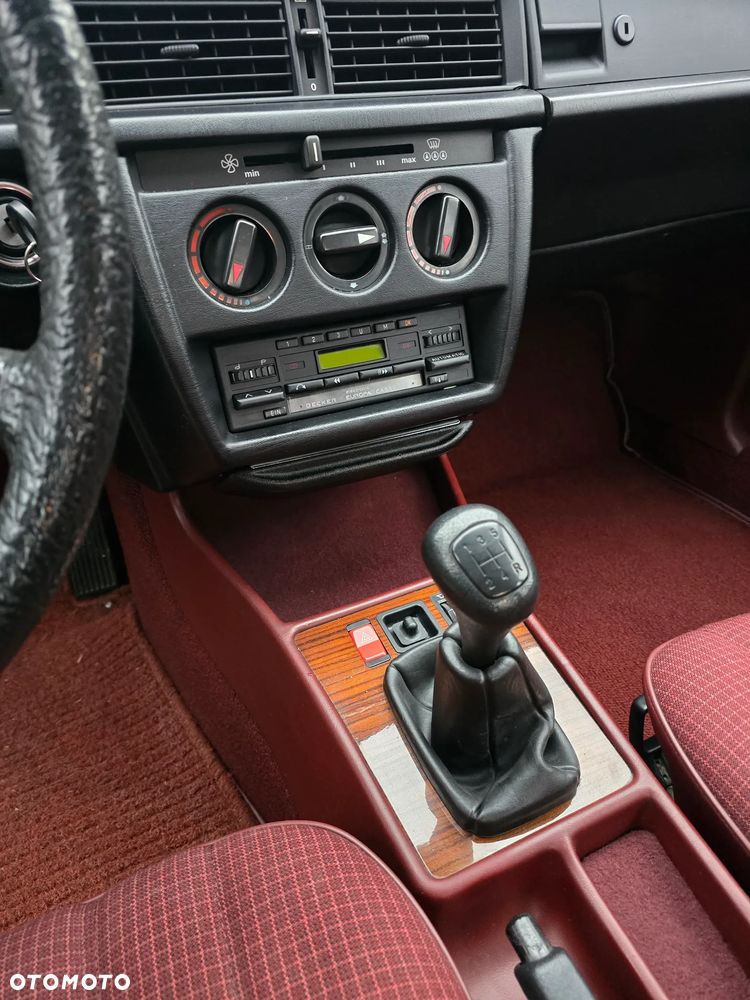 Mercedes-Benz W201 (190) - 21