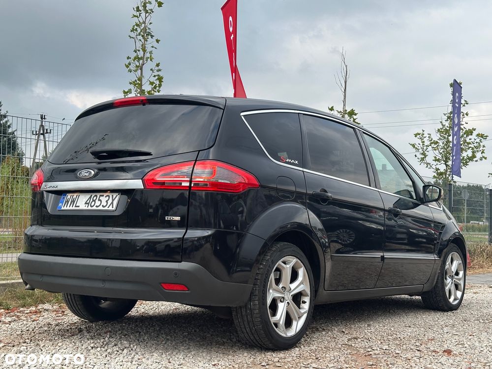 Ford S-Max - 13