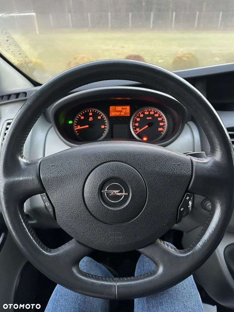 Opel Vivaro - 18
