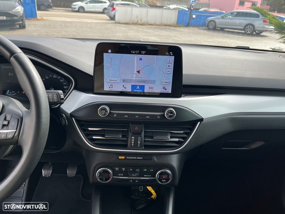 Ford Focus 1.0 EcoBoost Business - 36