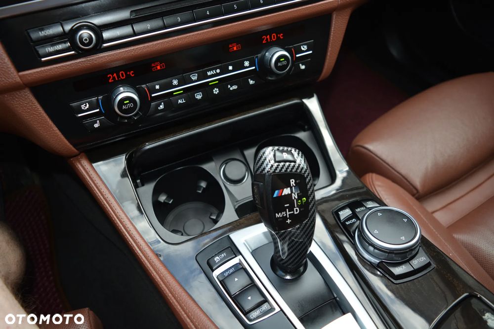 BMW Seria 5 528i xDrive Luxury Line - 6