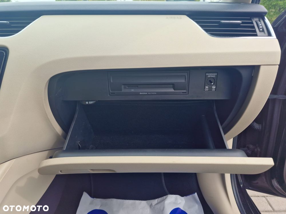 Skoda Octavia 1.4 TSI Style DSG - 9