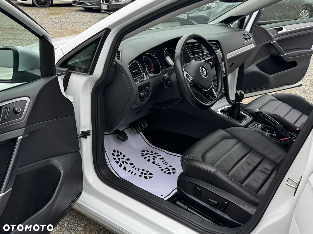 Volkswagen Golf - 18