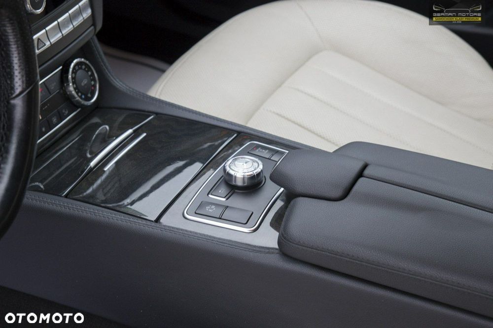 Mercedes-Benz CLS - 24