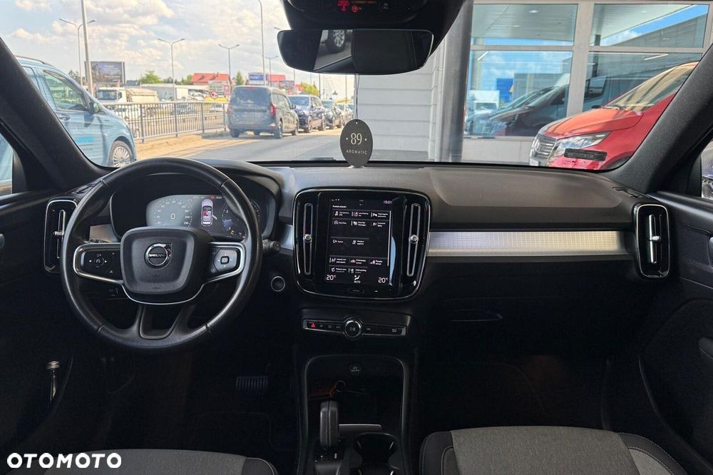 Volvo XC 40 T3 Momentum - 9