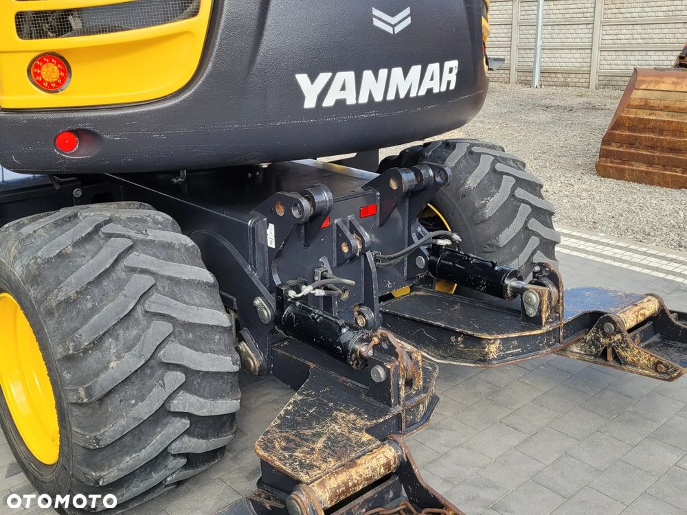 Yanmar B110W / ROTOTILT ze szczypcami / przyczepa / - 11