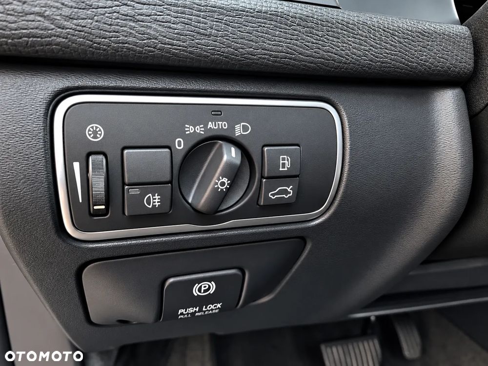 Volvo XC 60 D4 Drive-E Momentum - 17
