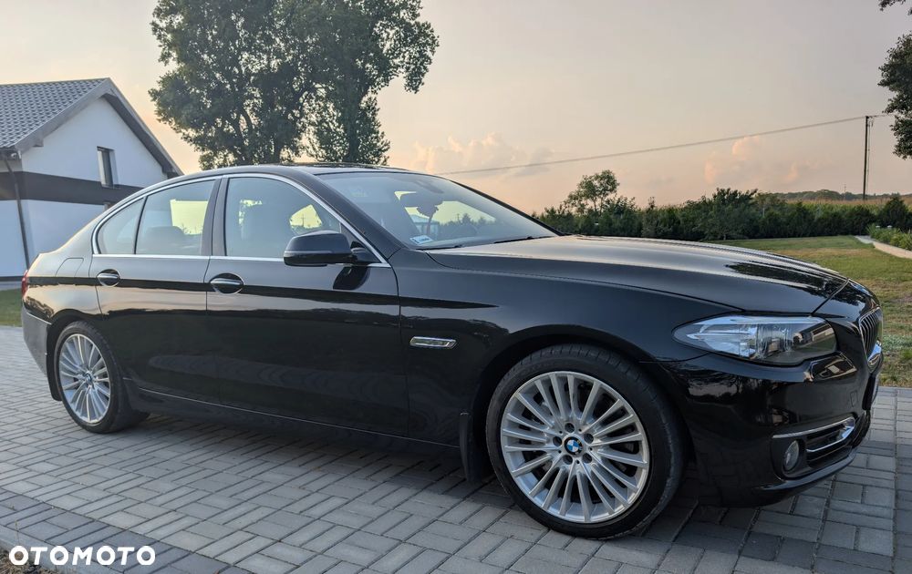 BMW Seria 5 525d xDrive Luxury Line - 9