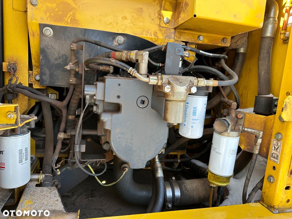 Komatsu PC 210 LC-11 - 11