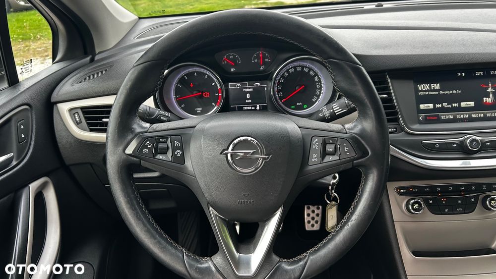 Opel Astra 1.4 Turbo Edition - 11