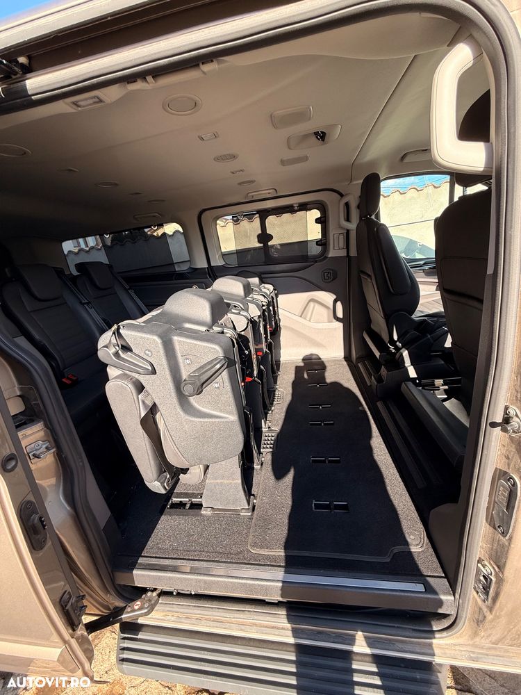 Ford Tourneo Custom - 23