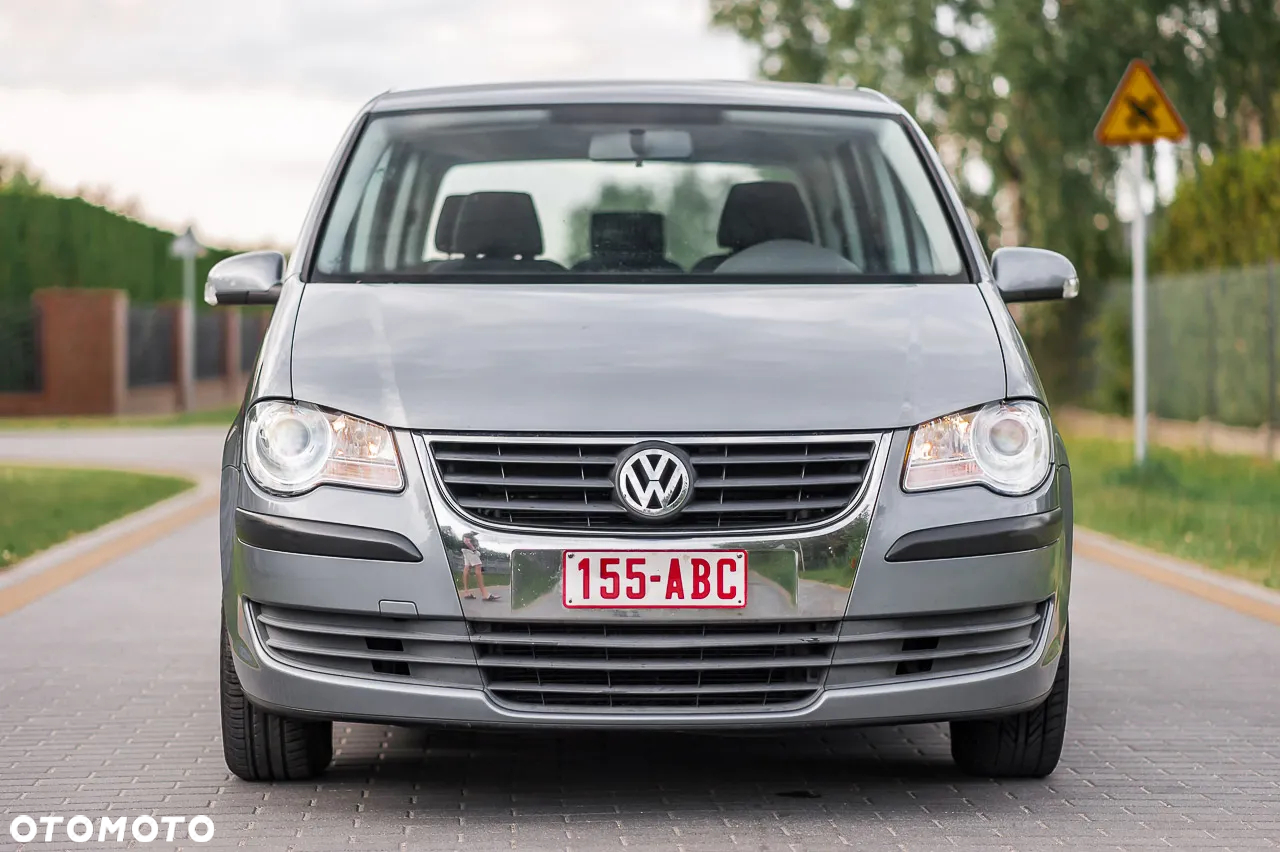 Volkswagen Touran 1.6 Conceptline - 24