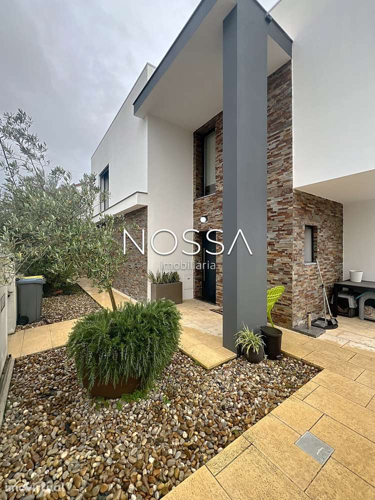 Moradia isolada com piscina salgada aquecida - Grande imagem: 2/46