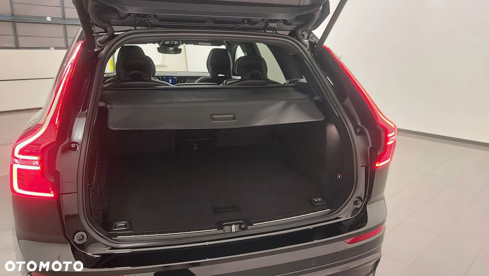 Volvo XC 60 B4 D Plus Dark - 9