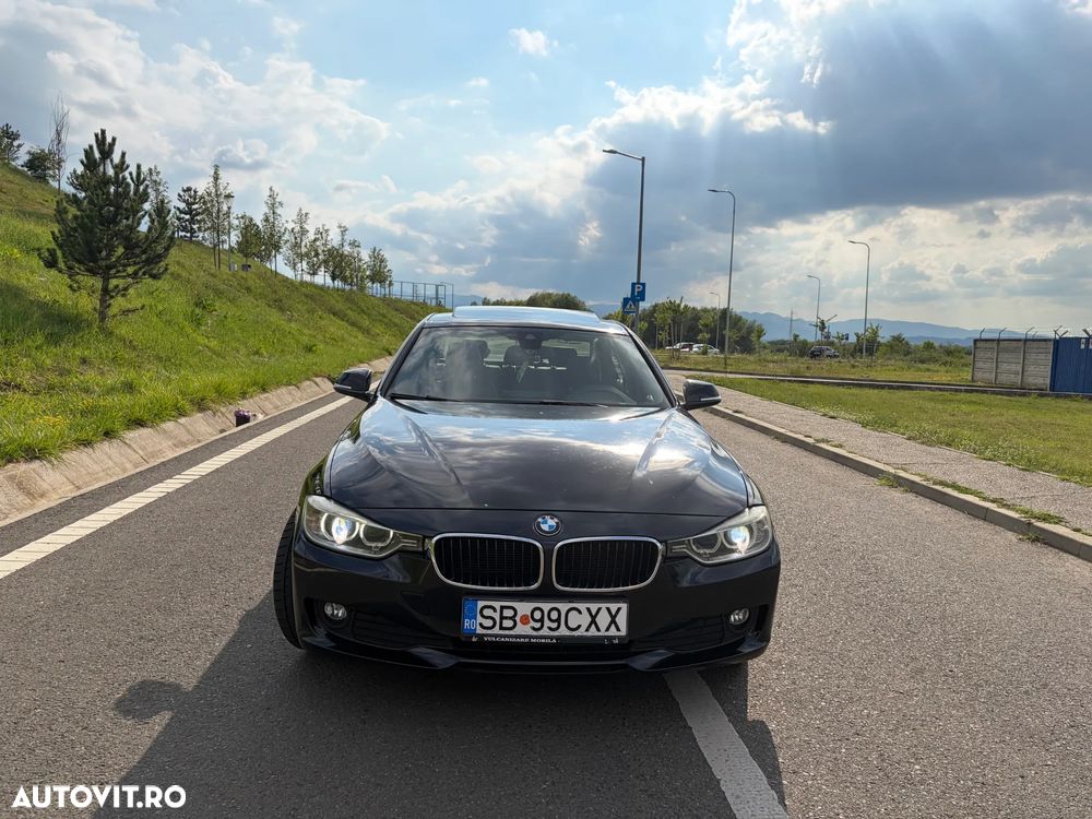 BMW Seria 3 320d DPF Aut. - 2