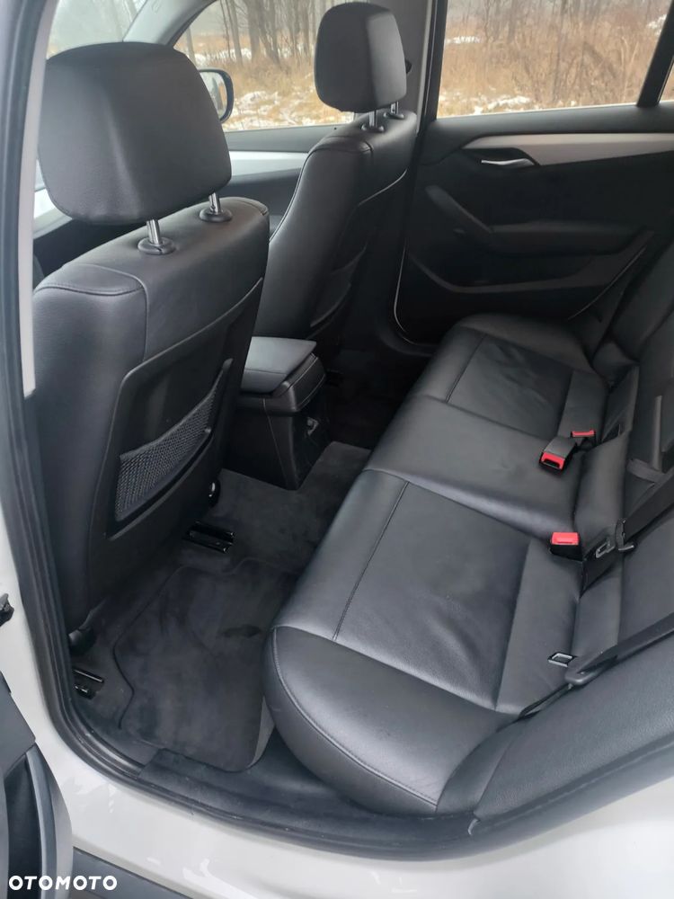 BMW X1 xDrive18d xLine - 9