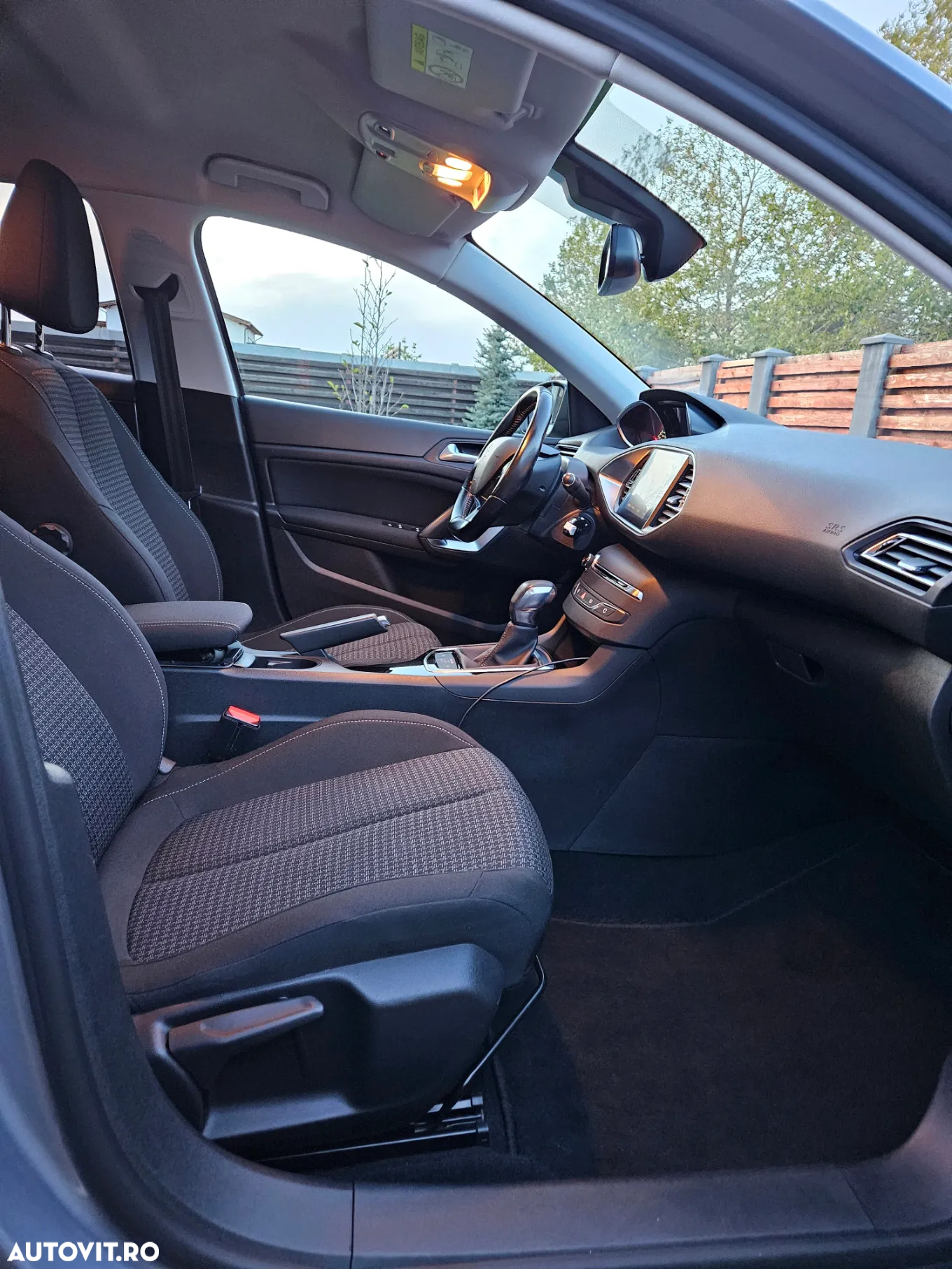 Peugeot 308 SW BlueHDi 120 EAT6 Stop & Start Active Business-Paket - 22