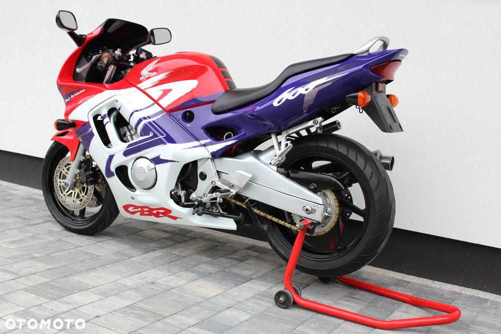 Honda CBR - 3
