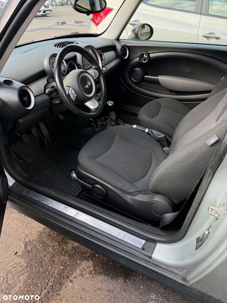 MINI Cooper Standard - 5