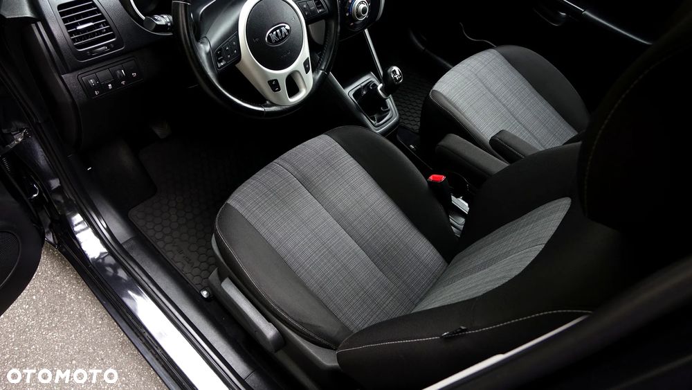 Kia Venga 1.6 CRDi 128 Black Collection - 4