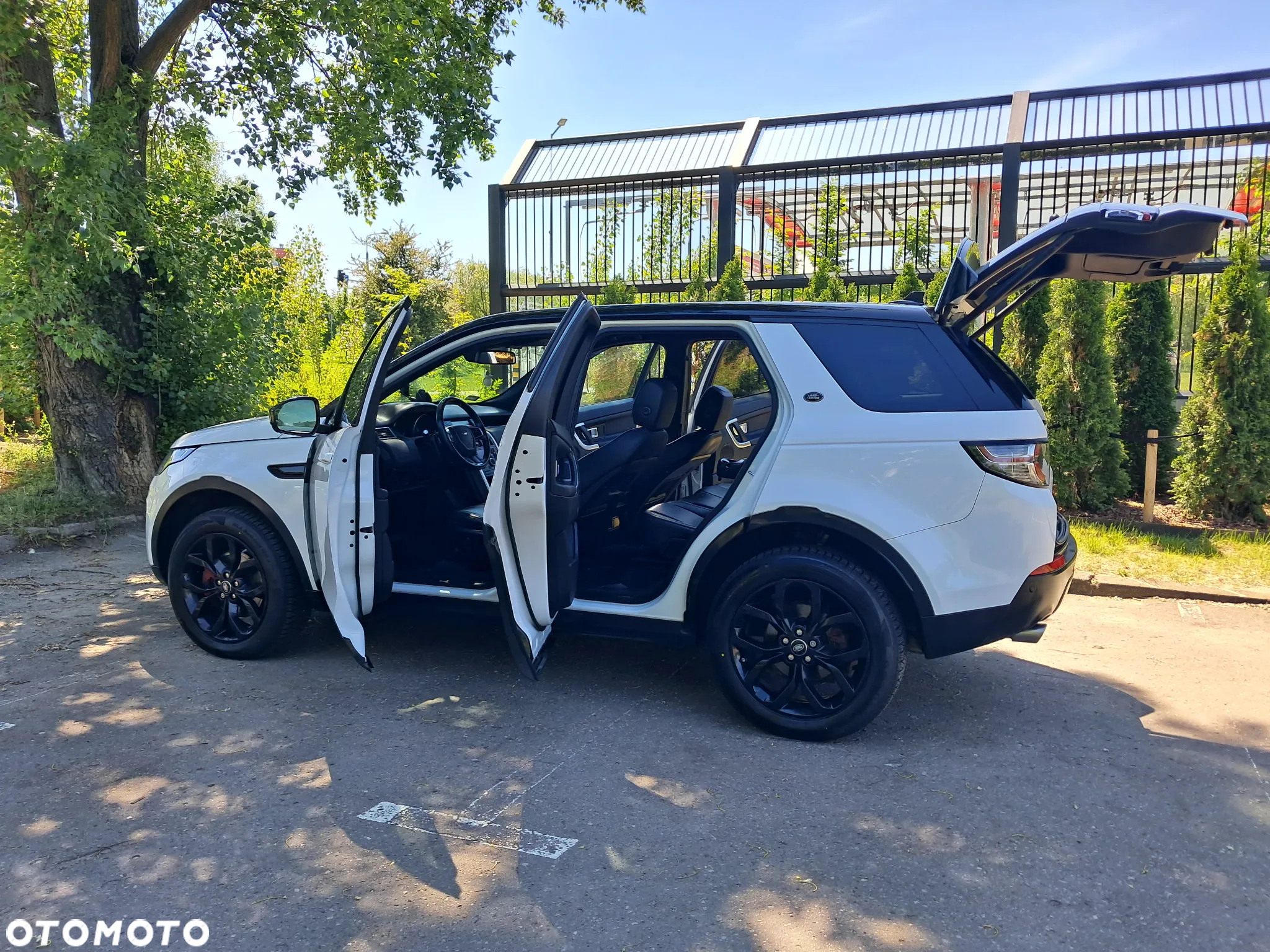 Land Rover Discovery Sport - 11