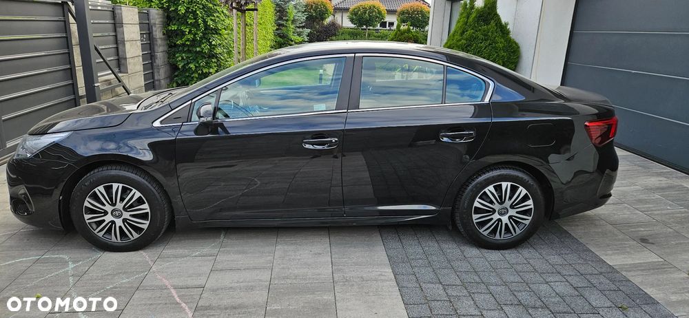 Toyota Avensis 1.8 Active - 6
