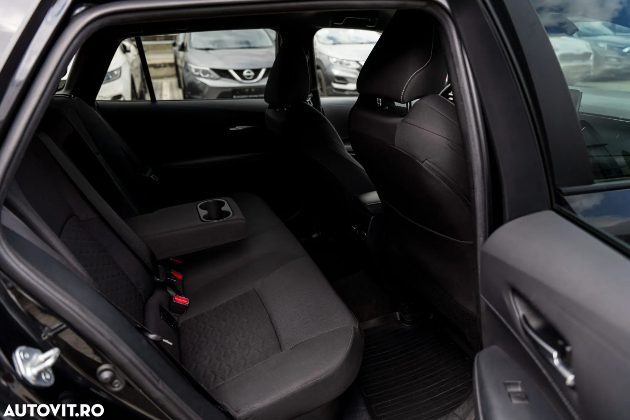 Toyota Corolla 1.8 Hybrid Touring Sports Business Edition - 8
