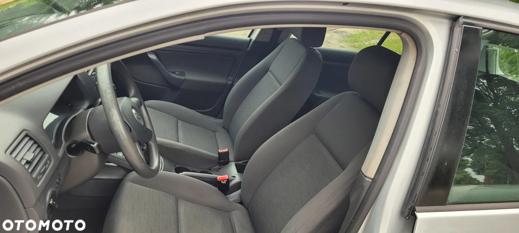 Volkswagen Golf - 22