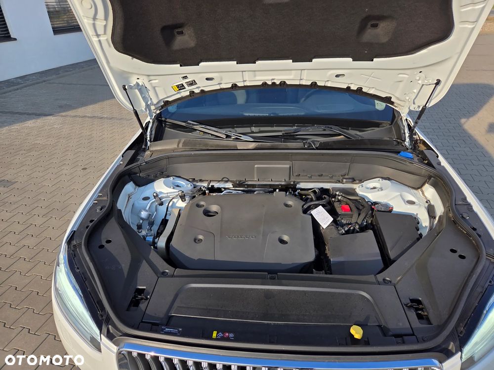 Volvo XC 90 B5 D AWD Plus Bright - 4