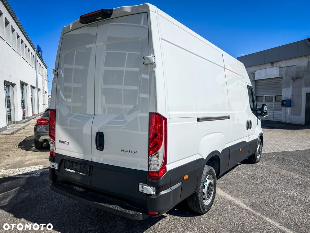 Iveco Daily 35S18H V - Furgon L3H2 silnik 3.0 180 KM Dostępny od ręki GSC Gorzów - 12