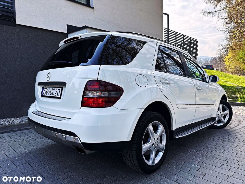 Mercedes-Benz ML 350 4Matic 7G-TRONIC Edition 10 - 18